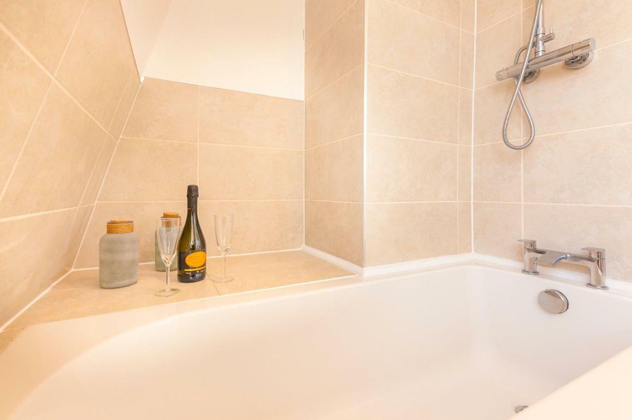 Pure B - Exceptional Views Of Tamar & Royal William Yard With Free Parking & Wifi Apartment Plymouth Luaran gambar