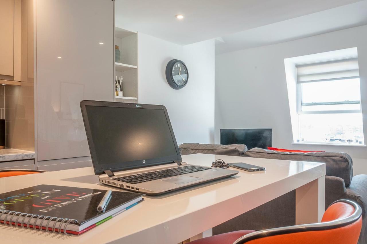 Pure B - Exceptional Views Of Tamar & Royal William Yard With Free Parking & Wifi Apartment Plymouth Luaran gambar